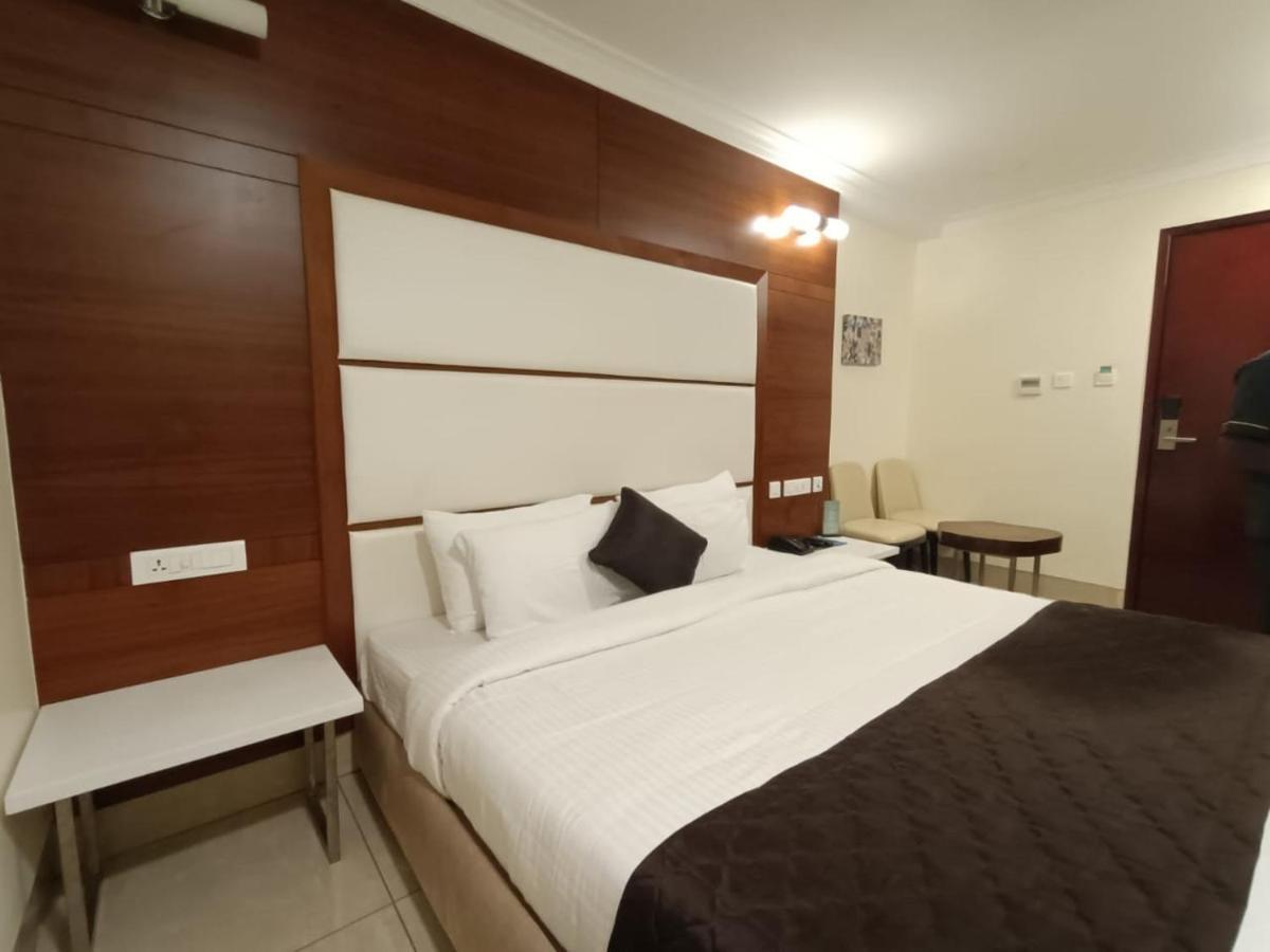 Rkn Grand Hotel Pondicherry Exterior photo