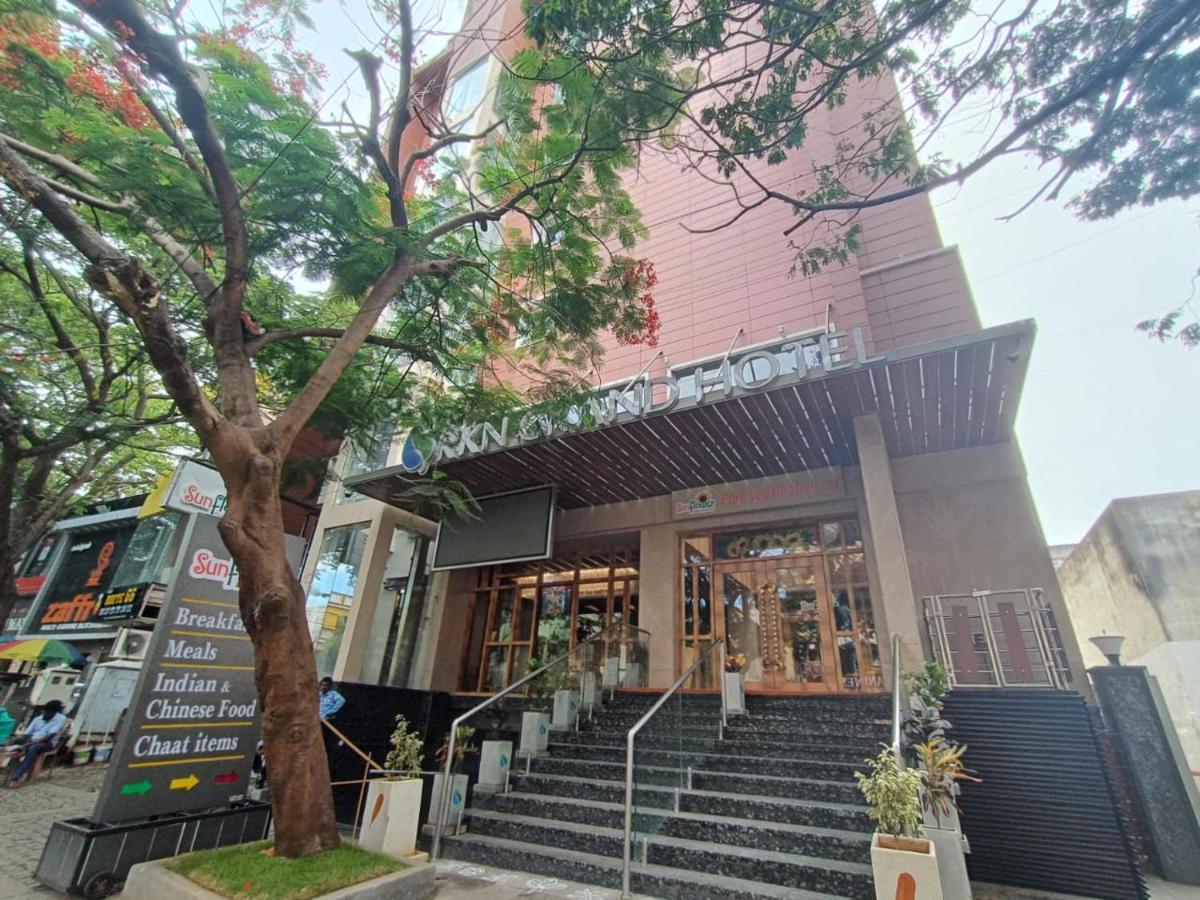 Rkn Grand Hotel Pondicherry Exterior photo